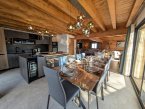 Chalet moderne aux Gets avec jacuzzi et cheminée, proche des pistes, parking et Wi-Fi - FR-1-623-30